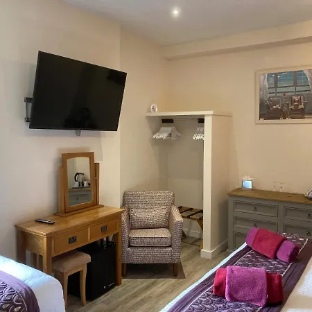The Quies New Quay